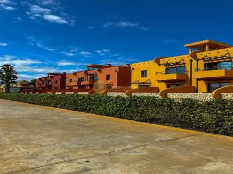 Apartamento T2 com Vista Mar e Rio na Marina da Praia da Rocha – Portimão