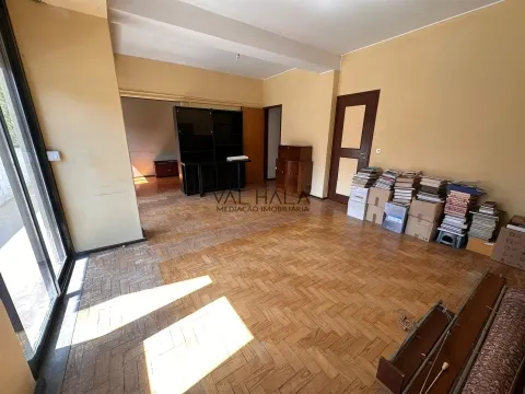 &#127969; Apartamento T4 nos Olivais – Espaço, Potencial e Localização Privilegiada!