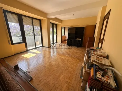&#127969; Apartamento T4 nos Olivais – Espaço, Potencial e Localização Privilegiada!
