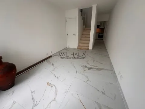 Moradia geminada T3 com vista para a Baía do Seixal – Amora