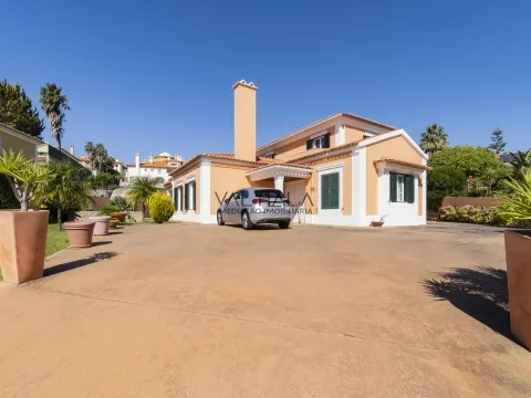 6 bedroom villa located in Quinta da Beloura