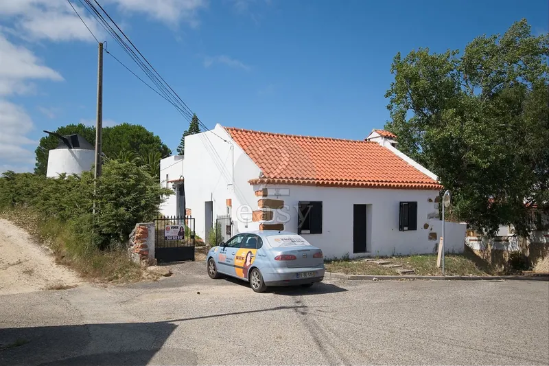 Moradia T1 com garagem e moinho, Pereiro de Palhacana, Alenquer