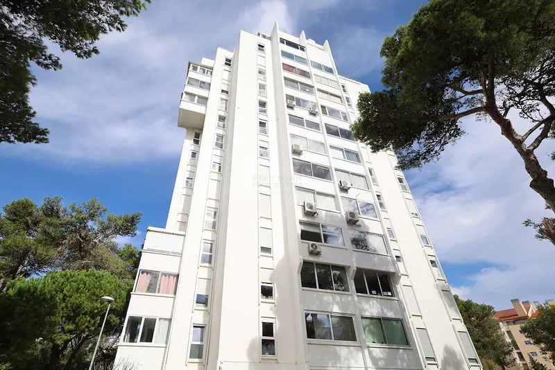 T1 Mobilado – Vista Mar e Serra – Cascais – Bairro do Rosário