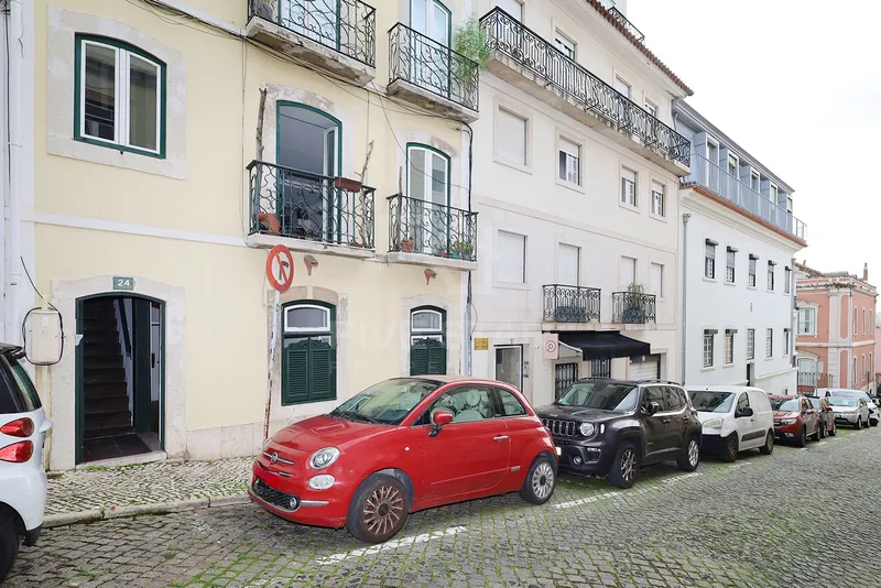 T1+1 - Príncipe Real - Renovado - Jardim Privado 