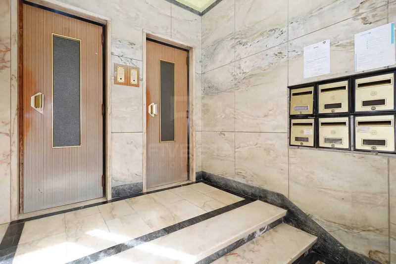 T2 – Renovado - Elevador - Varanda - Graça