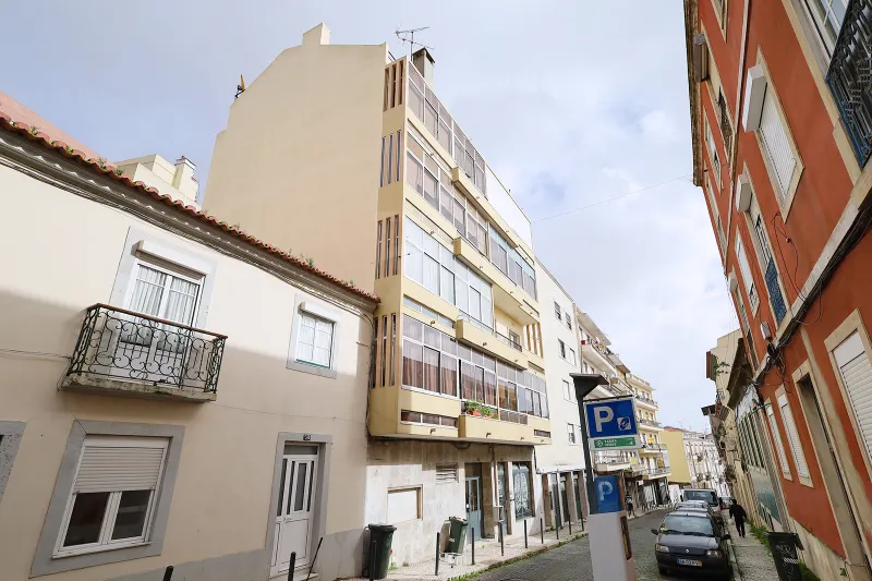 T2 – Renovado - Elevador - Varanda - Graça