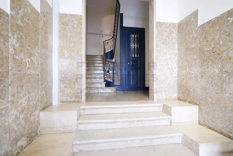 T4 Renovado - Charme Clássico - Varandas - Avenidas Novas