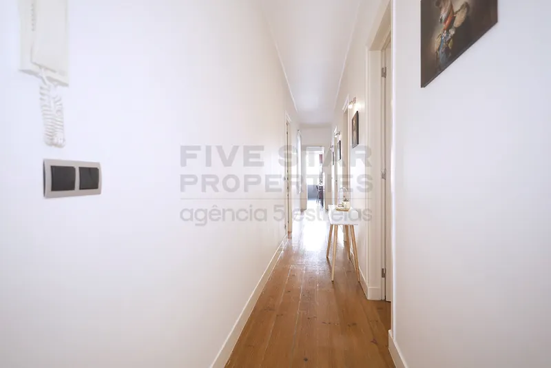 T4 Renovado - Charme Clássico - Varandas - Avenidas Novas