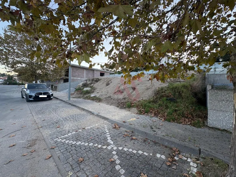 Terreno edificabile con 520 m2 a Fermentões, Guimarães