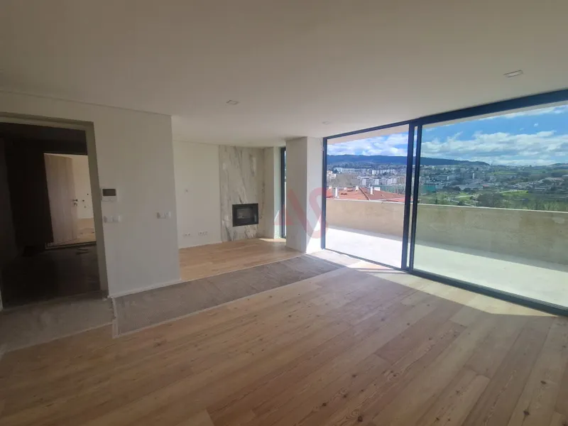 Apartamento de luxo T2 recuado em Creixomil, Guimarães
