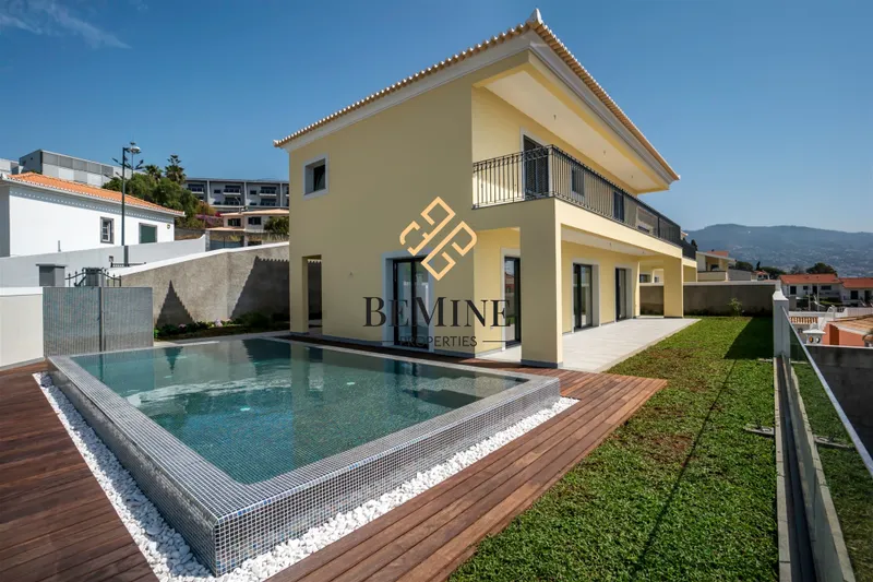 Maison Infini / Moradia T3 / Funchal - Ilha da Madeira