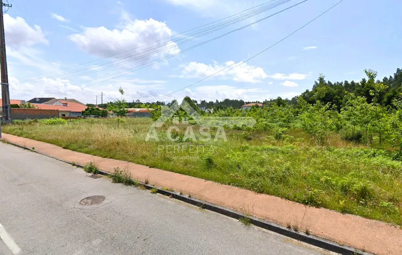 Lote de Terreno 8 de 303.50 m2 com 10 m de frente em Cortegaça