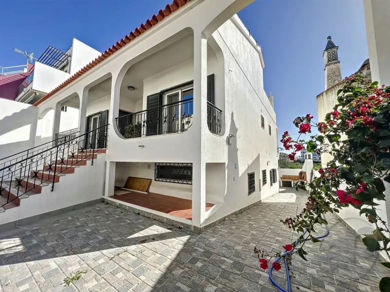 Villa indépendante de trois chambres à coucher à vendre à Altura