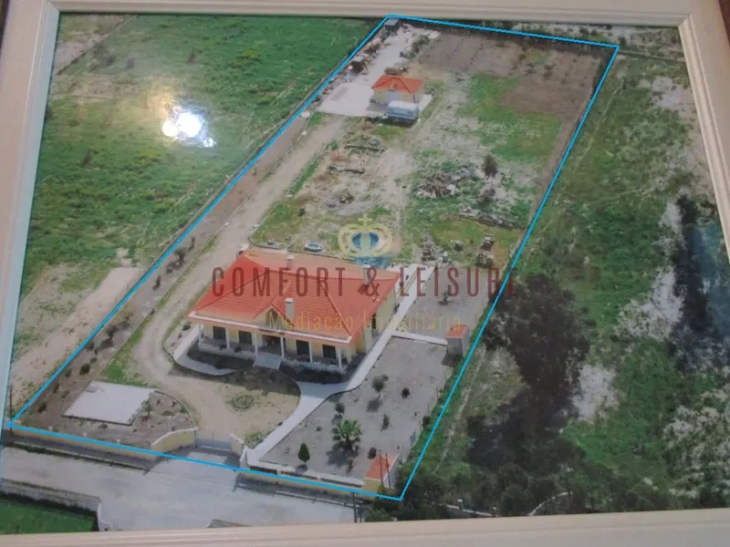 Moradia Isolada T4+1 perto de Santo Estêvão