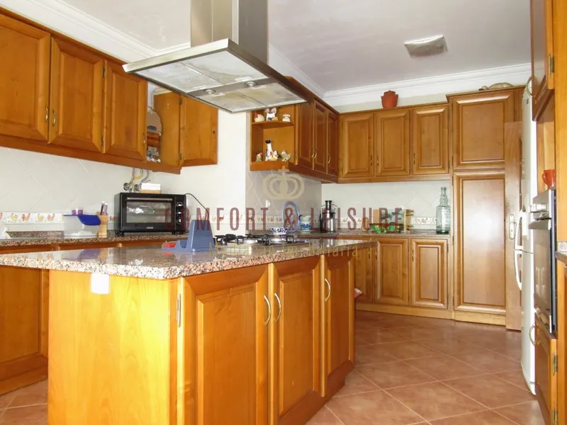 Moradia Isolada T4+1 perto de Santo Estêvão