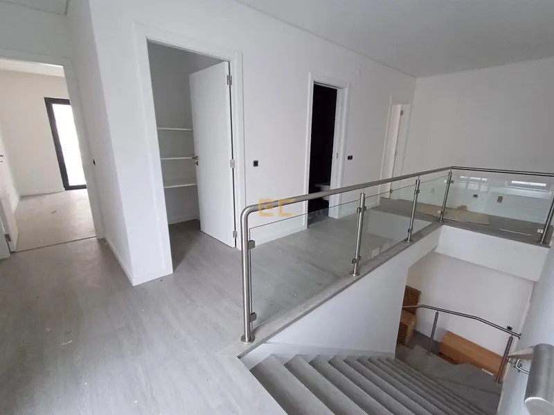 ¡Casa de 4 dormitorios, en construcción, en Tavarede!