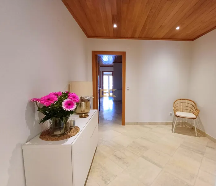 Apartamento T4 para para venda na Cerâmica!