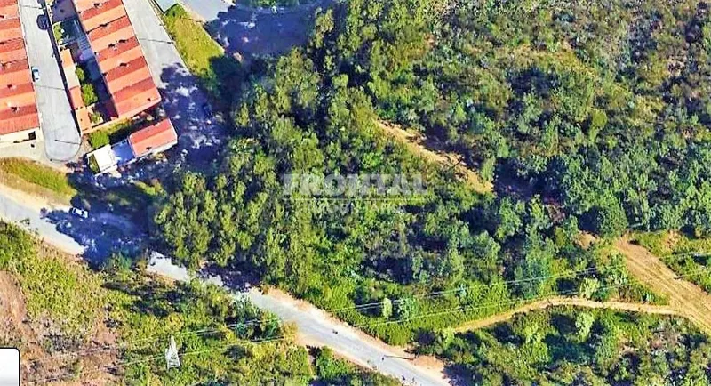 Terreno com 2 900 m2 em Crestuma