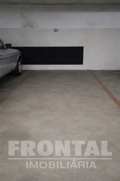 Lugar de Garagem para Venda | Polo Universitário, Hospital São João, Porto