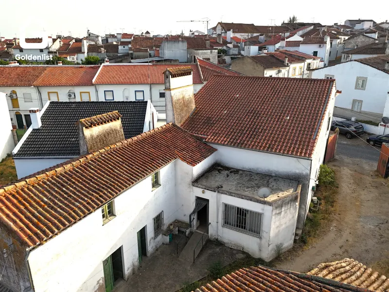 House T4