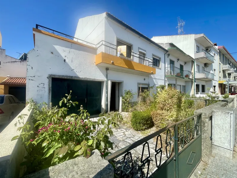 Maison dans village 5 Chambre(s)