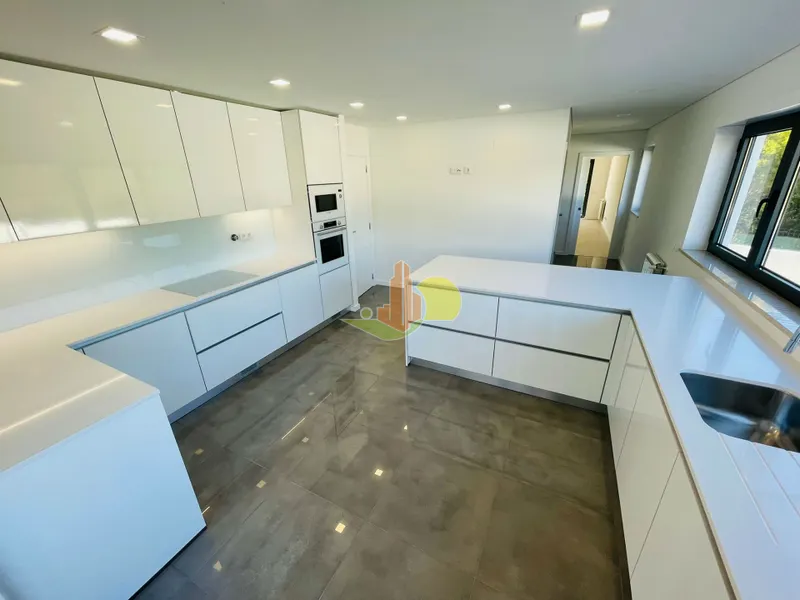 Semi-detached house T4