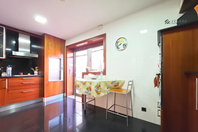 House T4+1