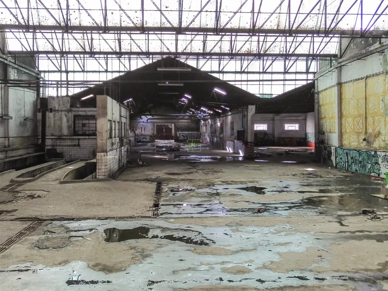 WAREHOUSE 1485 m² – CENTRAL AREA OF CASTELO BRANCO