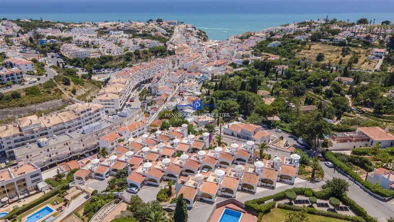 Outstanding 2-bedroom townhouse with superb sea & village views.