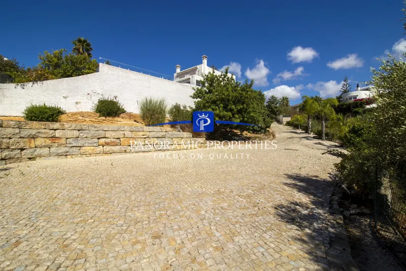 Magnificent four-bedroom villa with private saltwater pool and panoramic sea views in Carvoeiro