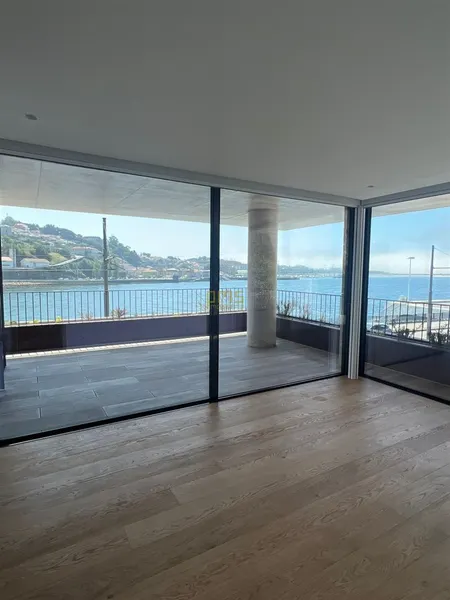 T4 Novo Foz do Douro