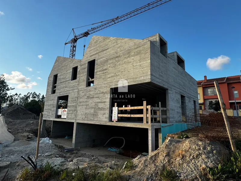 Moradia T3 em Santa Maria da Feira - Com piscina | Em construção