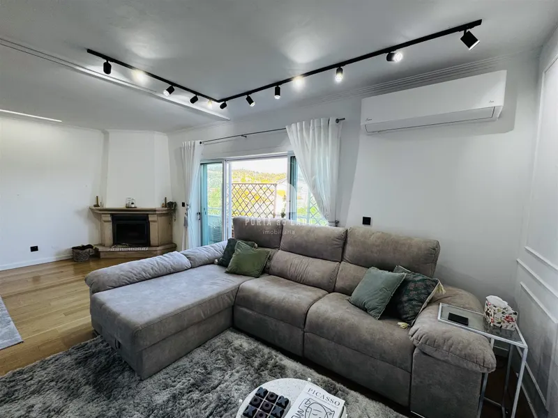 Top Floor 3-Bedroom Apartment with Terrace, Sea Views and Private Garage in Grijó | Vila Nova de Gai