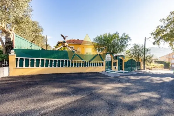 Magnificent 8-Bedroom House for Sale in Milagres, Leiria