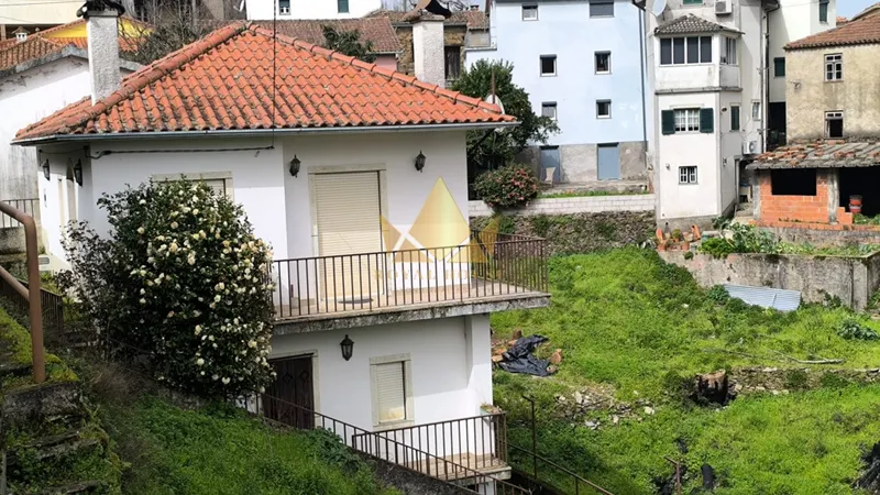 Moradia T3 para Venda em Pomares, Arganil