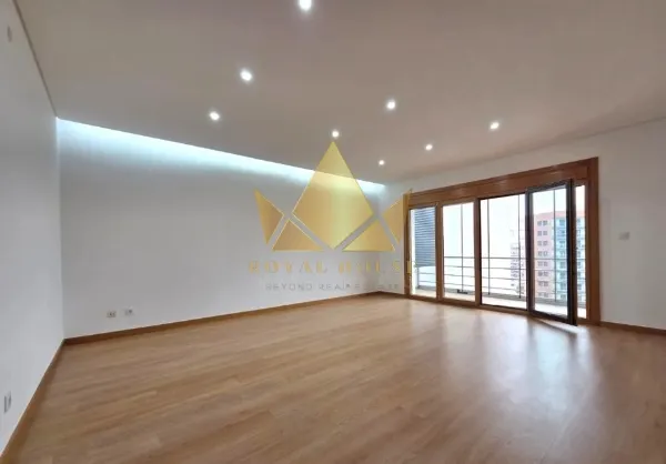 3-Zimmer-Wohnung zum Verkauf in Odivelas