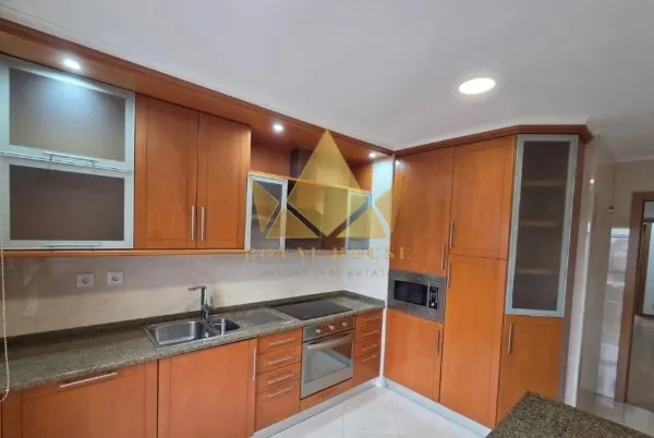 3-Zimmer-Wohnung zum Verkauf in Odivelas