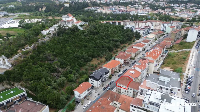 Oportunidade de Investimento – Apartamento T6 Arrendado a Estudantes | Centro de Leiria - ST4405