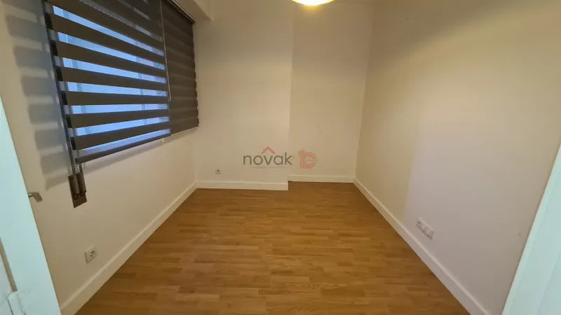 ARRENDAMENTO -  Apartamento na Av. dos Banhos