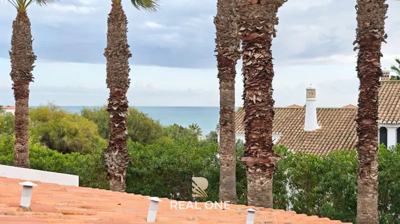 Turnkey Space in a Prestigious Algarve Resort - Carvoeiro