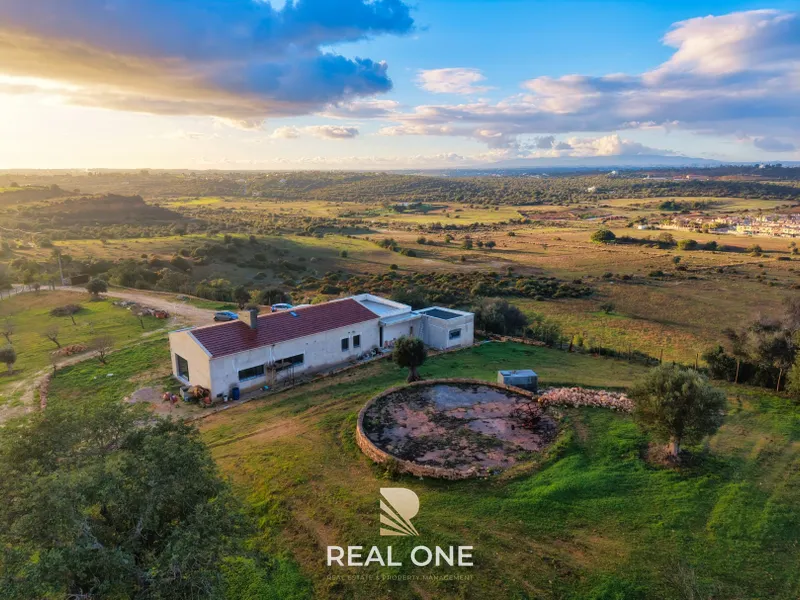 Villa privada com terreno 120.000 m2