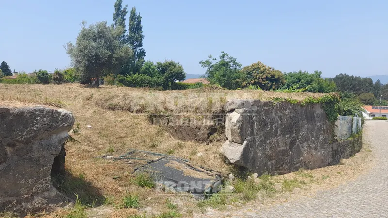 Terreno com Projeto Aprovado – 1392 m²