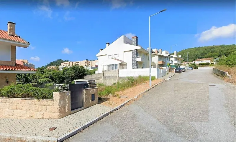 Terreno para Moradia em Canelas