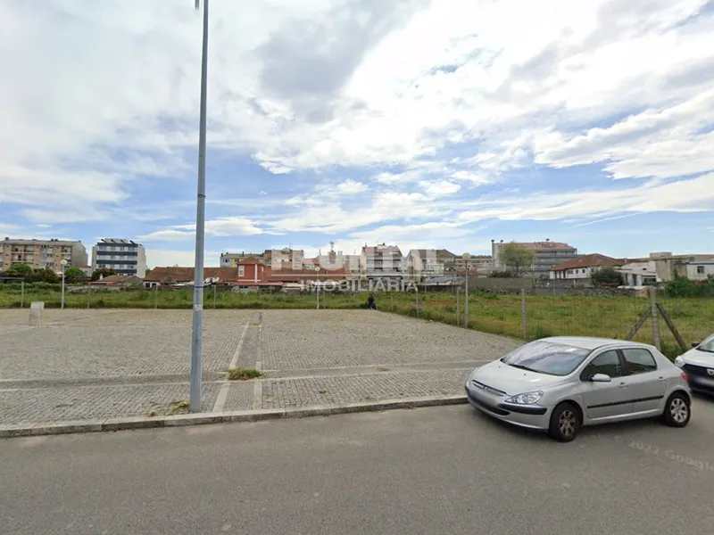 Terreno Const. Altura à Areosa - para permuta