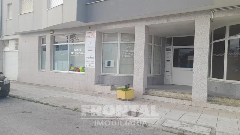 Loja no Rés-do-Chão &#124; Vila Praia De Âncora, Viana Do Castelo